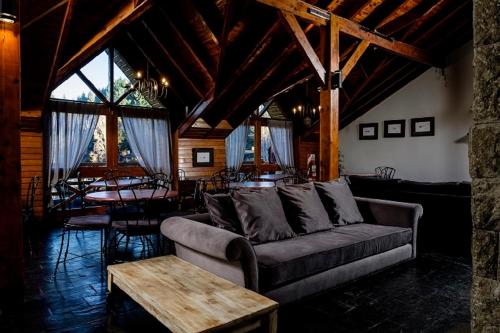 Shared lounge/TV area, Manzano Resort in Puerto Manzano