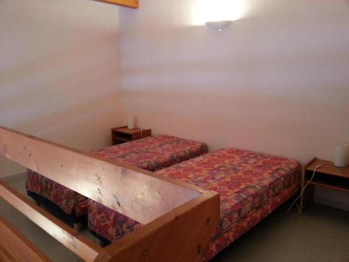 2 twin beds, 1 sofa bed