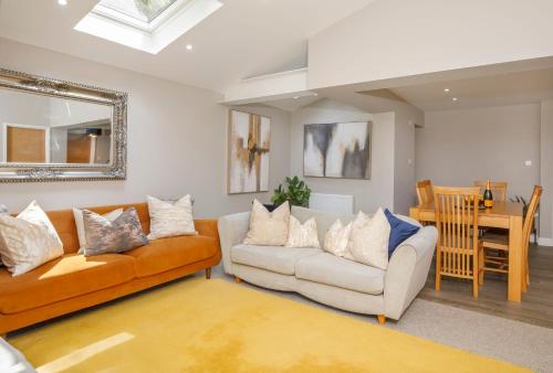 Hollis House York- 4 bedroom with free parking