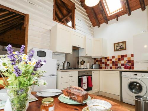 Bolton Barn - image 10