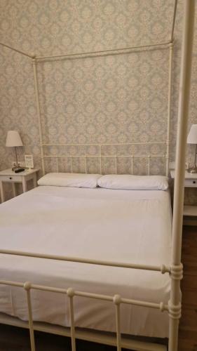 Deluxe Double Room image 10