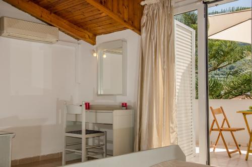 Markella Studios Located in Keri, Markella Studios is a perfect starting point from which to explore Zakynthos Island. Offering a variety of facilities and services, the hotel provides all you need for a good nights 