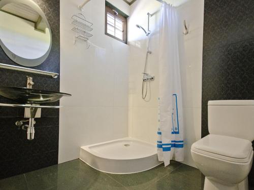 Cottage in Cisowo with garden