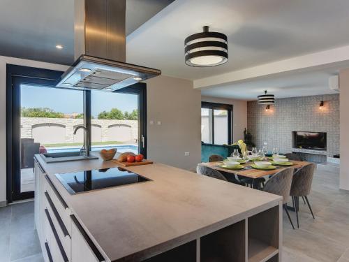 Villa in Valbandon near Fa ana Beaches, Valbandon (fotografie 7)