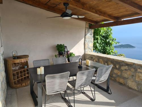 Balkons/terase, Amber's Place: cosy house with pool and sea views in Brsecine