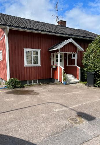 Centralt boende i Charlottenberg och nära till Valfjället Skicenter handdukar och sängkläder ingår Städning ingår inte