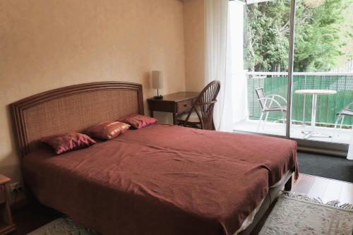 Cosy cocoon with terrace near the sea - image 2