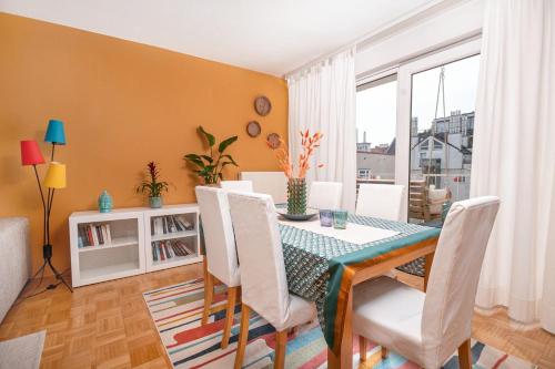 City - Balkon - WorkSpace - Waschmaschine - U2 & U4, Vídeň (fotografie 6)