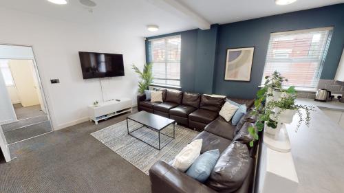 Host Liverpool - Spacious CoLiving to Connect Enjoy & Explore