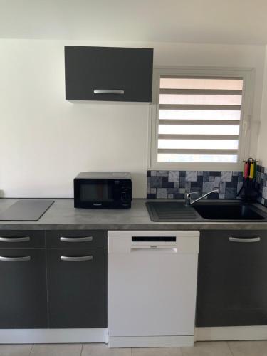 Kitchen, Gwada Sieva in Baie-Mahault