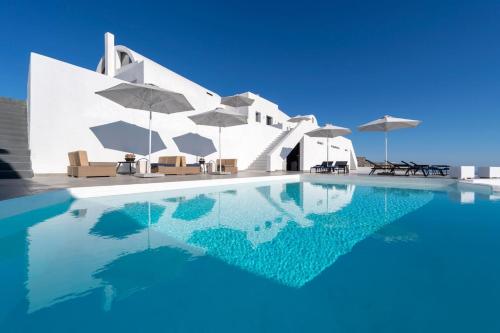 Luxurious Santorini Escape - Villa Imerovigli - Infinity Pool - Breathtaking Aegean Views