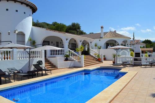  Villa Las Golondrinas in Mondrón