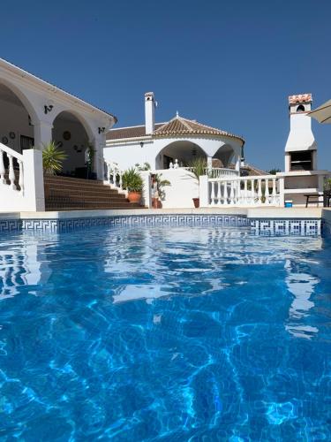  Villa Las Golondrinas in Mondrón