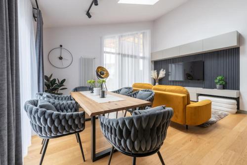 Luxurious penthouse with parking, Riga