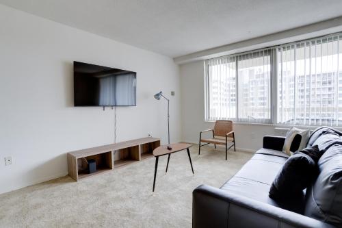 Style & Comfort in a stylish condo @Crystal City in Arlington, USA