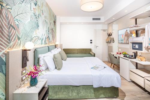 Triple Room room in Life Hotel 4 Superior
