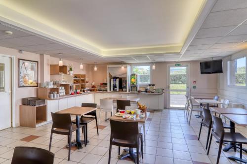 Ace Hôtel Clermont Ferrand La Pardieu - image 2