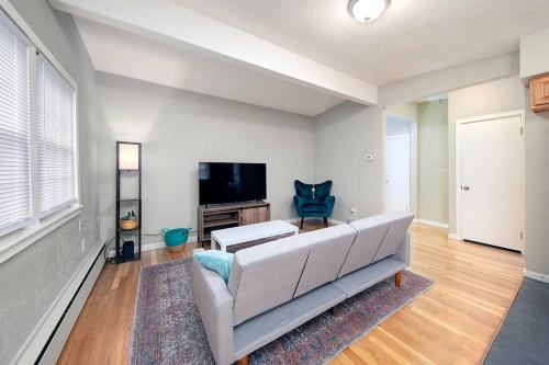 Couples and beach lovers meet your needs in one location in Marblehead, USA