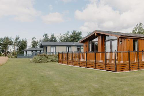 Linwater Holiday Park - Accommodation - Newbridge