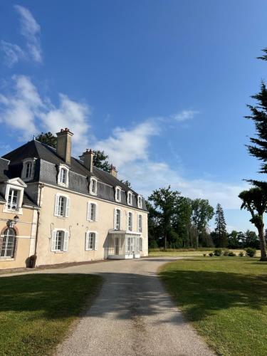 Château de Villefargeau (Chateau de Villefargeau) in Вільфарго