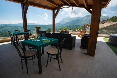 Balkons/terase, Monti Azzurri in Montemonako