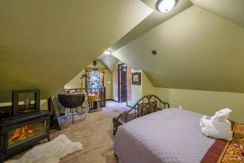 Deluxe Double Room (2 Adults + 1 Child)