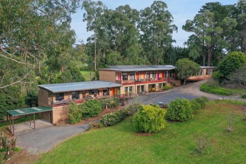 Treetops Silvan Valley Lodge - Suite 2