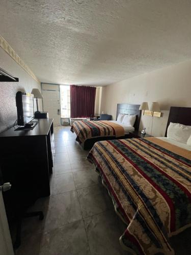 2 double beds