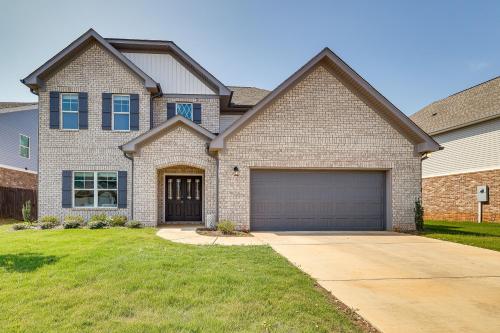 Huntsville Oasis with Basketball Court and Patio! in Huntsville, USA