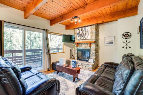 Secluded Big Bear Retreat, Near Lake and Ski Slopes! in Big Bear Lake, USA