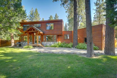 Spacious Tahoe City Retreat Less Than 2 Mi to Lake Tahoe!