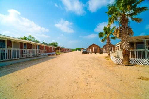 Grand Eagle Ford Lodge & RV Park in Tilden, USA