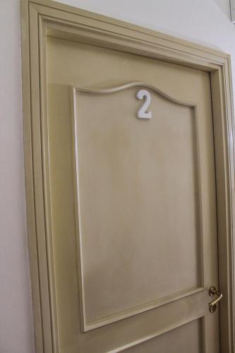 Alexander House - image 3