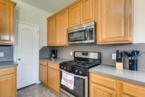Pet-Friendly Pearland Home with Yard, Near Houston! in Pearland, USA