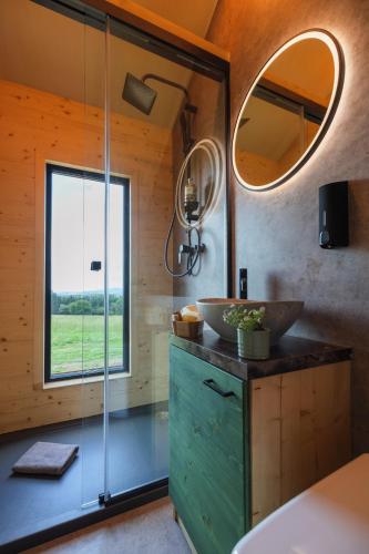 Tiny House Rákosníček (Tiny House Rakosnicek) in Horice na sumave