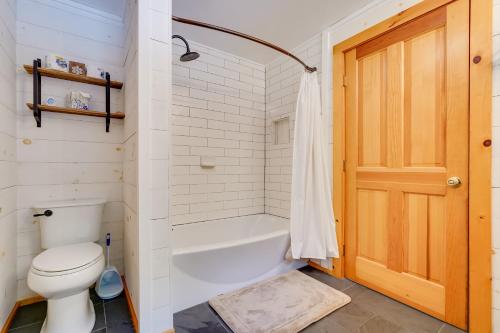 A-Frame Cabin with Game Room in Bolton!