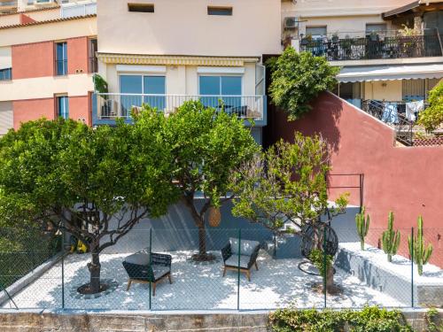 Kert, Proche Monaco, vue mer, accès plage et jardin privatif (Proche Monaco, vue mer, acces plage et jardin privatif) in Cap-d'Ail