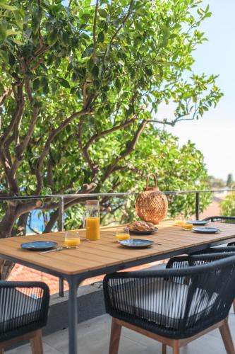 Kert, Proche Monaco, vue mer, accès plage et jardin privatif (Proche Monaco, vue mer, acces plage et jardin privatif) in Cap-d'Ail