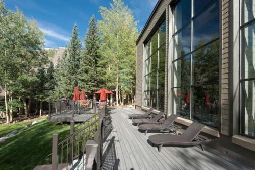 Renovated Condo In West Keystone With Balcony, Hot Tub, Pool & Free Shuttle To Slopes! image