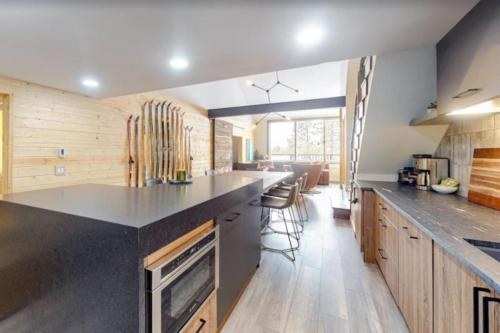 Renovated Condo In West Keystone With Balcony, Hot Tub, Pool & Free Shuttle To Slopes! detail
