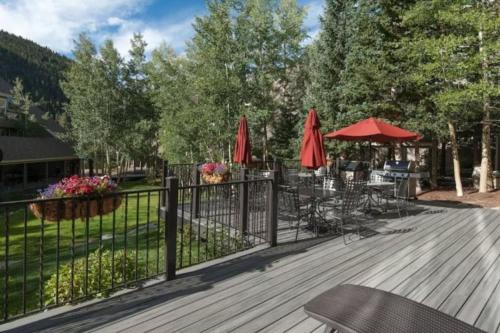 Renovated Condo In West Keystone With Balcony, Hot Tub, Pool Free Shuttle To Slopes!