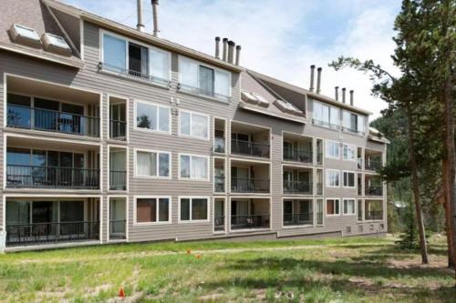 Renovated Condo In West Keystone With Balcony, Hot Tub, Pool Free Shuttle To Slopes!
