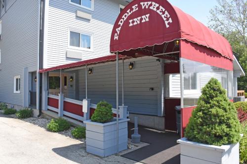 Paddle Wheel Inn - 숙소 외관