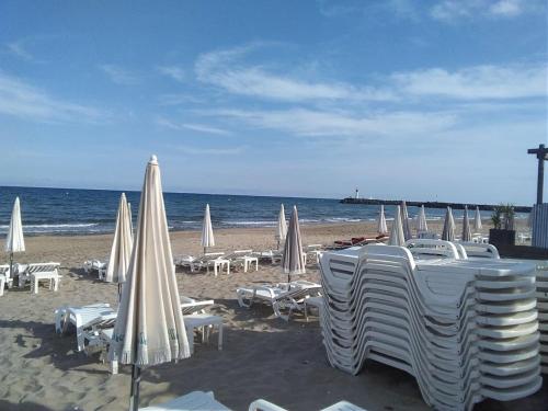 Studio avec jardin, piscine, proche de la mer et du village naturiste in Agde