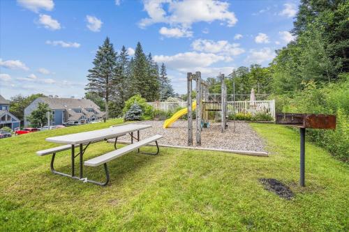 Great Location 3 bedroom condo, Ski home Whiffletree E8 in Killington, USA