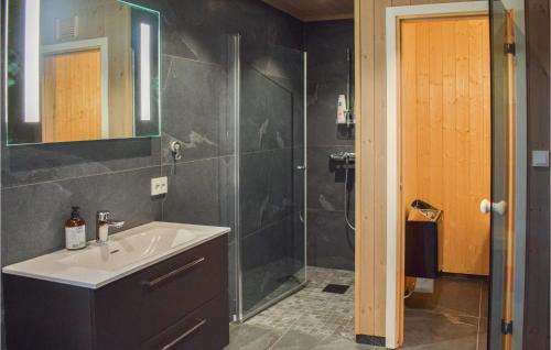 Vannas istaba, Gorgeous Home In Treungen With Sauna in Treungen