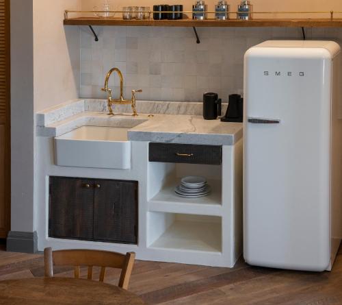 Kitchen, Gjelina Hotel in Venice Beach