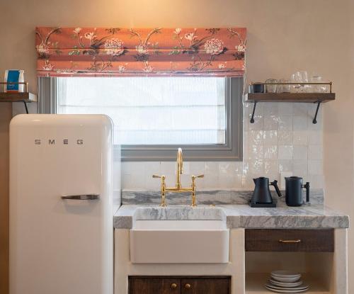 Kitchen, Gjelina Hotel in Venice Beach