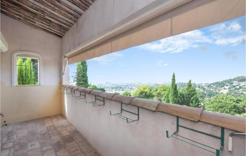 Nice Home In Mougins With Kitchen