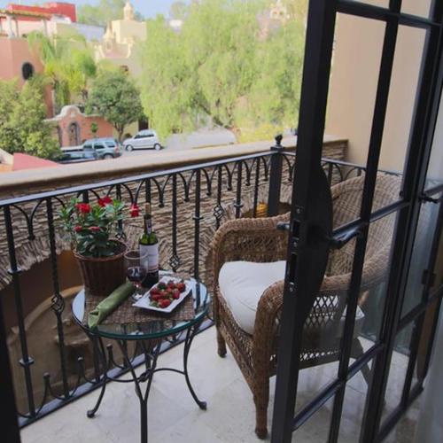 Luxury Villa Retreat - 8 Bedrooms - Sleeps 20 in San Miguel de Allende, Mexico